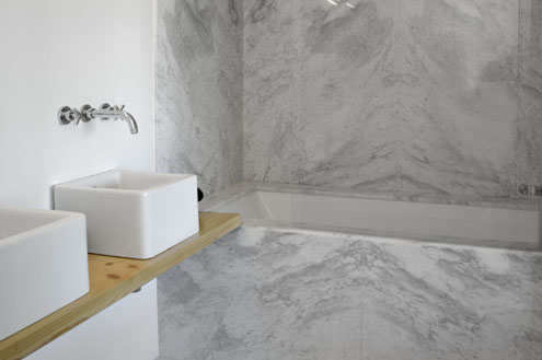 Delos marble bath